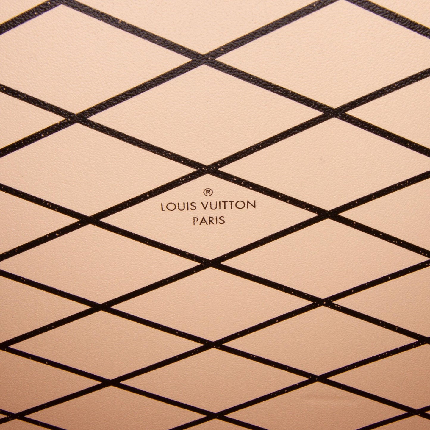 Louis Vuitton Logo Trunk Petite Malle (SHG-x4Nttq)