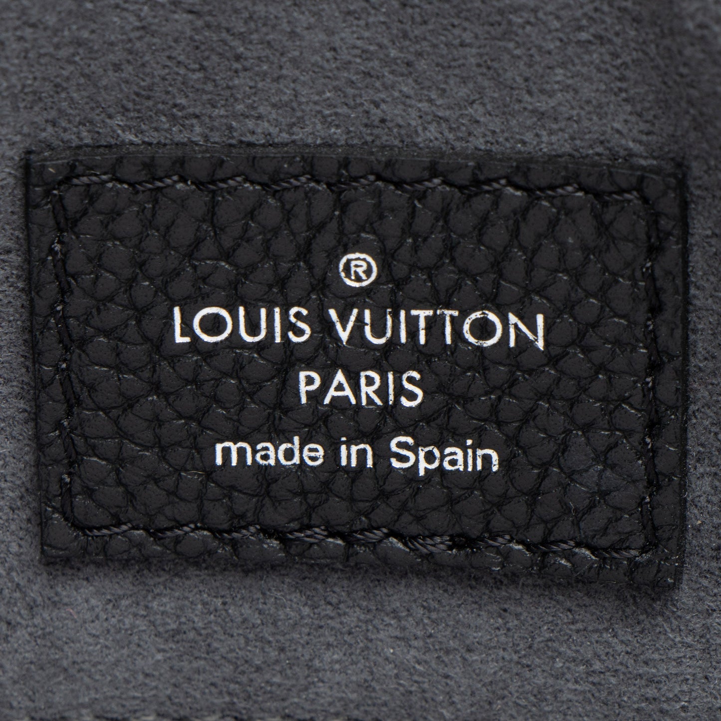 Louis Vuitton Mahina Leather Beaubourg MM Hobo