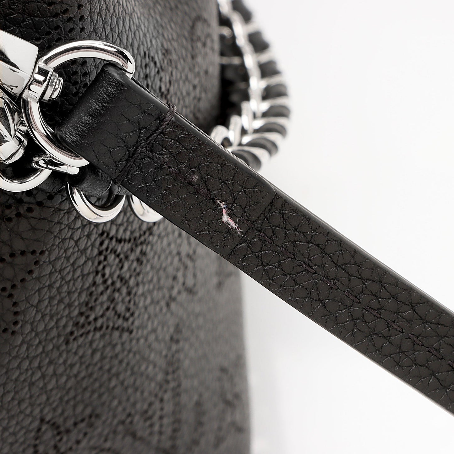Louis Vuitton Mahina Leather Bella Bucket Bag (SHF-ZNwLJb)