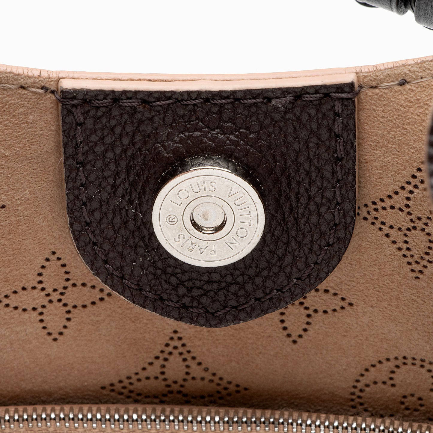 Louis Vuitton Mahina Leather Carmel Hobo (SHF-Oex6B3)