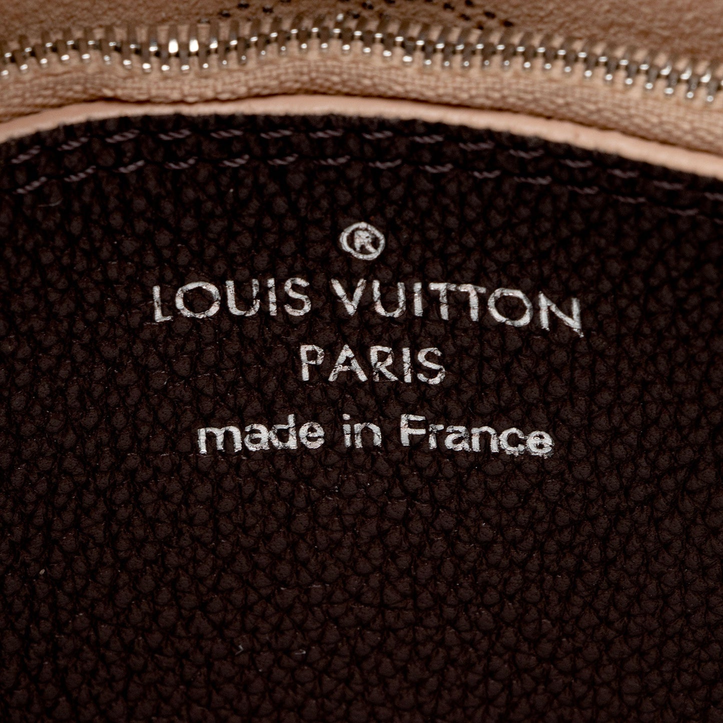 Louis Vuitton Mahina Leather Carmel Hobo (SHF-Oex6B3)