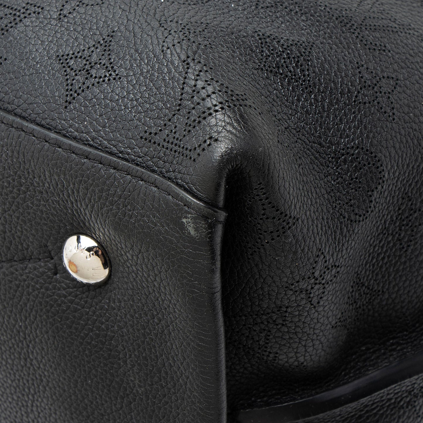 Louis Vuitton Mahina Leather Carmel Hobo