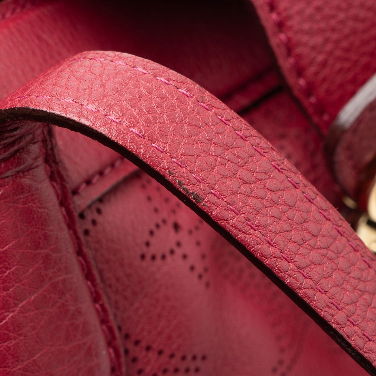 Louis Vuitton Mahina Leather Cirrus PM Satchel