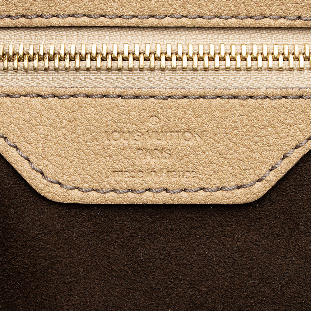 Louis Vuitton Mahina Leather L Hobo (SHF-19845)