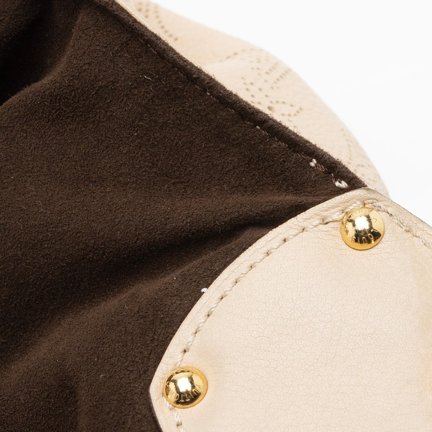 Louis Vuitton Mahina Leather L Hobo (SHF-f8hOUF)