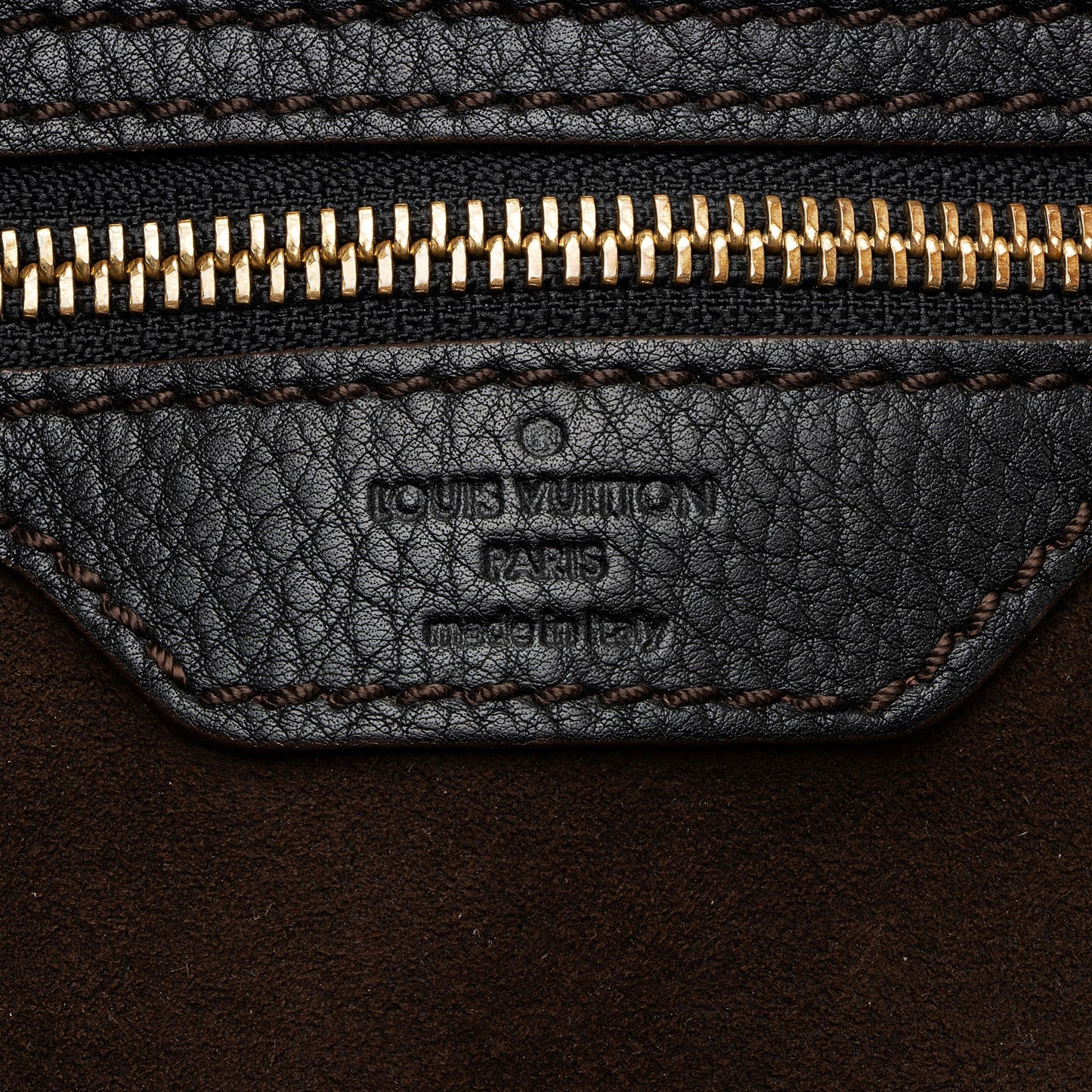 Louis Vuitton Mahina Leather L Hobo (SHF-sRVvXh)