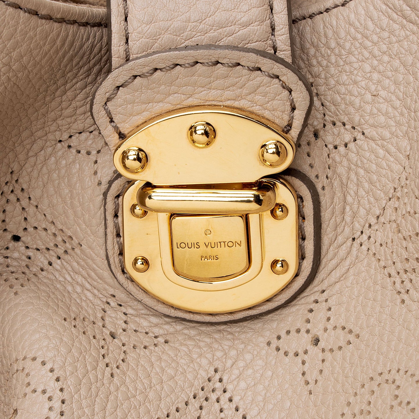 Louis Vuitton Mahina Leather L Hobo