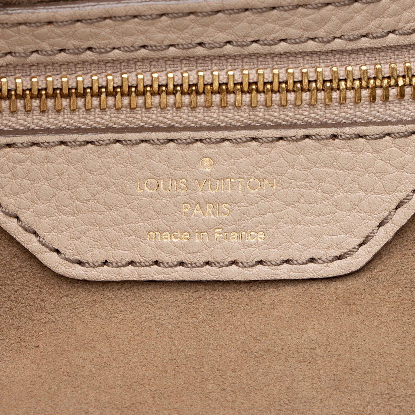 Louis Vuitton Mahina Leather L Hobo
