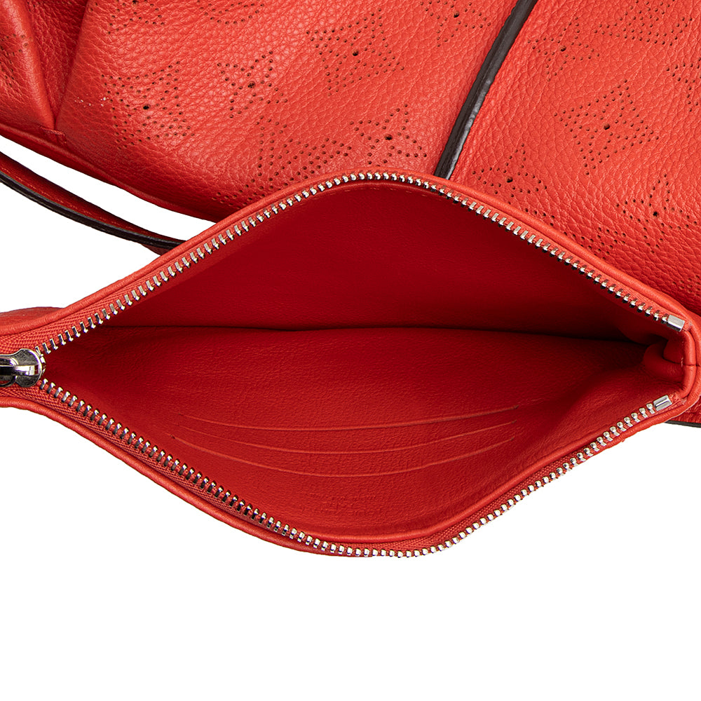 Louis Vuitton Mahina Leather Selene MM Shoulder Bag (SHF-22122)