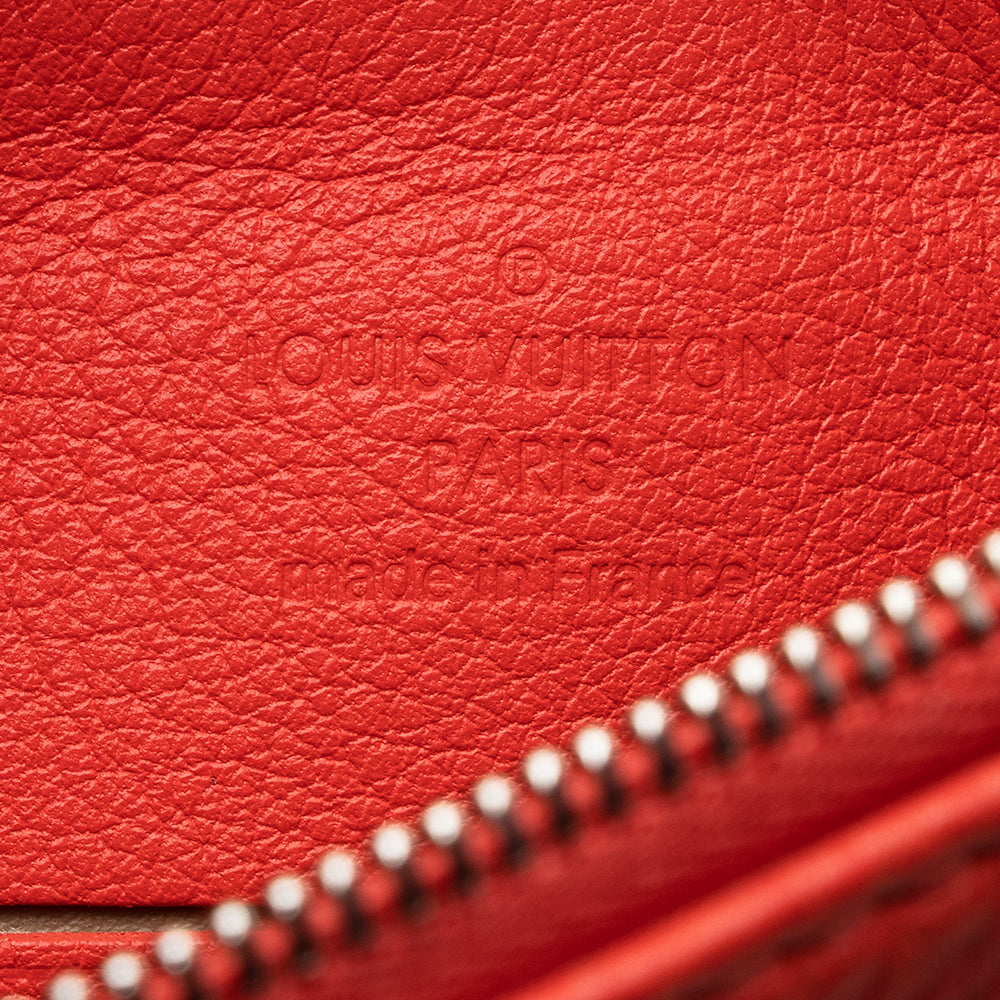 Louis Vuitton Mahina Leather Selene MM Shoulder Bag (SHF-22122)
