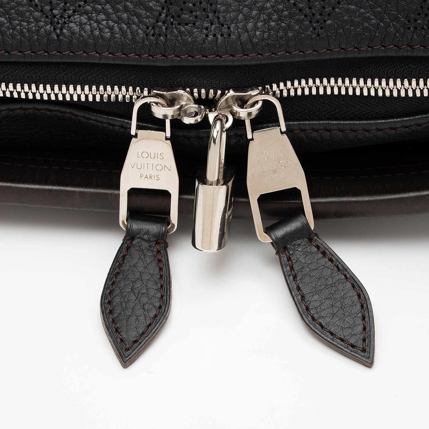 Louis Vuitton Mahina Leather Selene PM Shoulder Bag (SHF-oPhxXw)