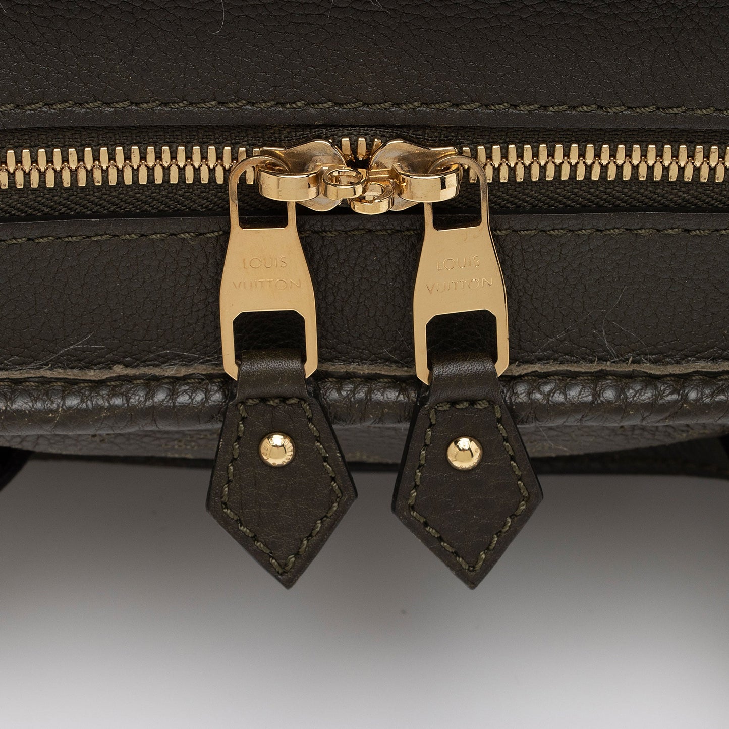 Louis Vuitton Mahina Leather Stellar PM Tote (SHF-bQCuWn)