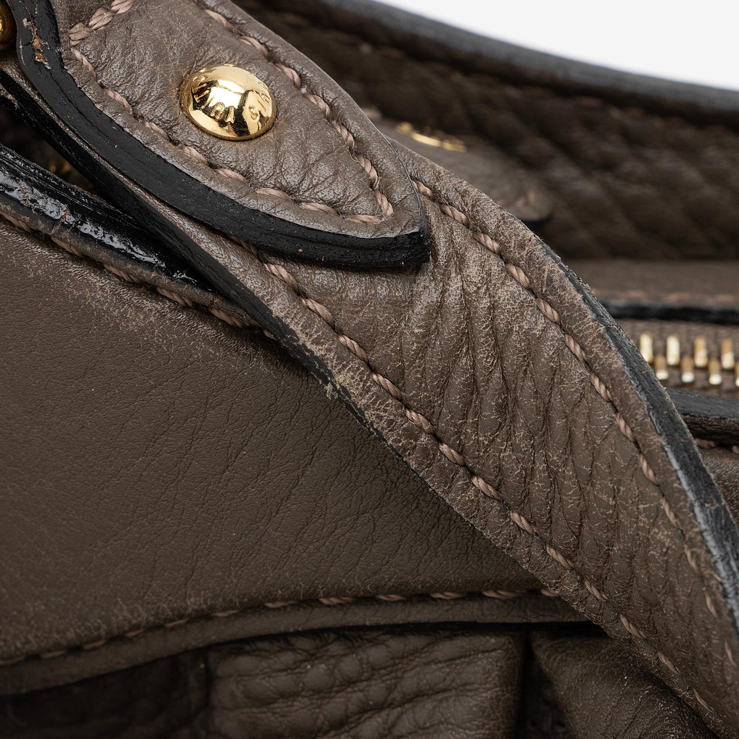 Louis Vuitton Mahina Leather XS Shoulder Bag (SHF-UHARnq)