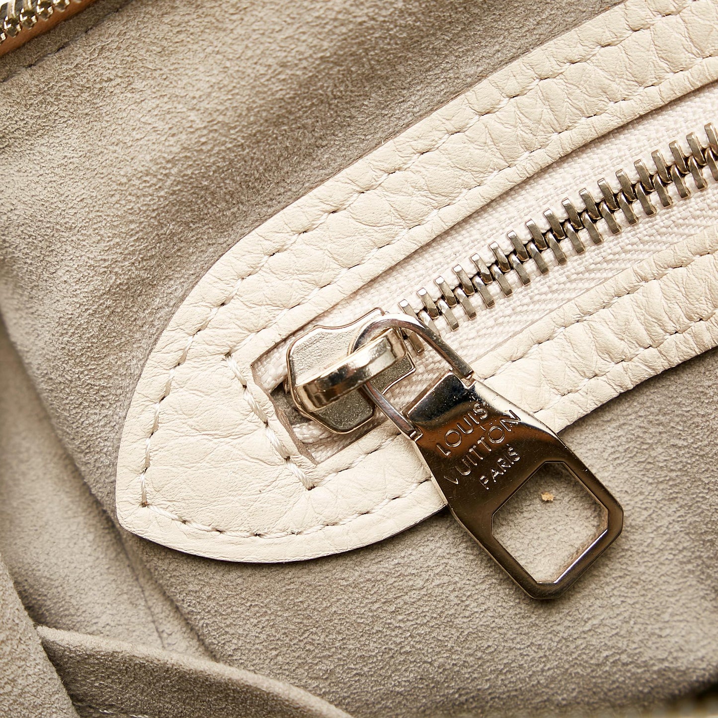 Louis Vuitton Mahina Selene PM (SHG-30777)