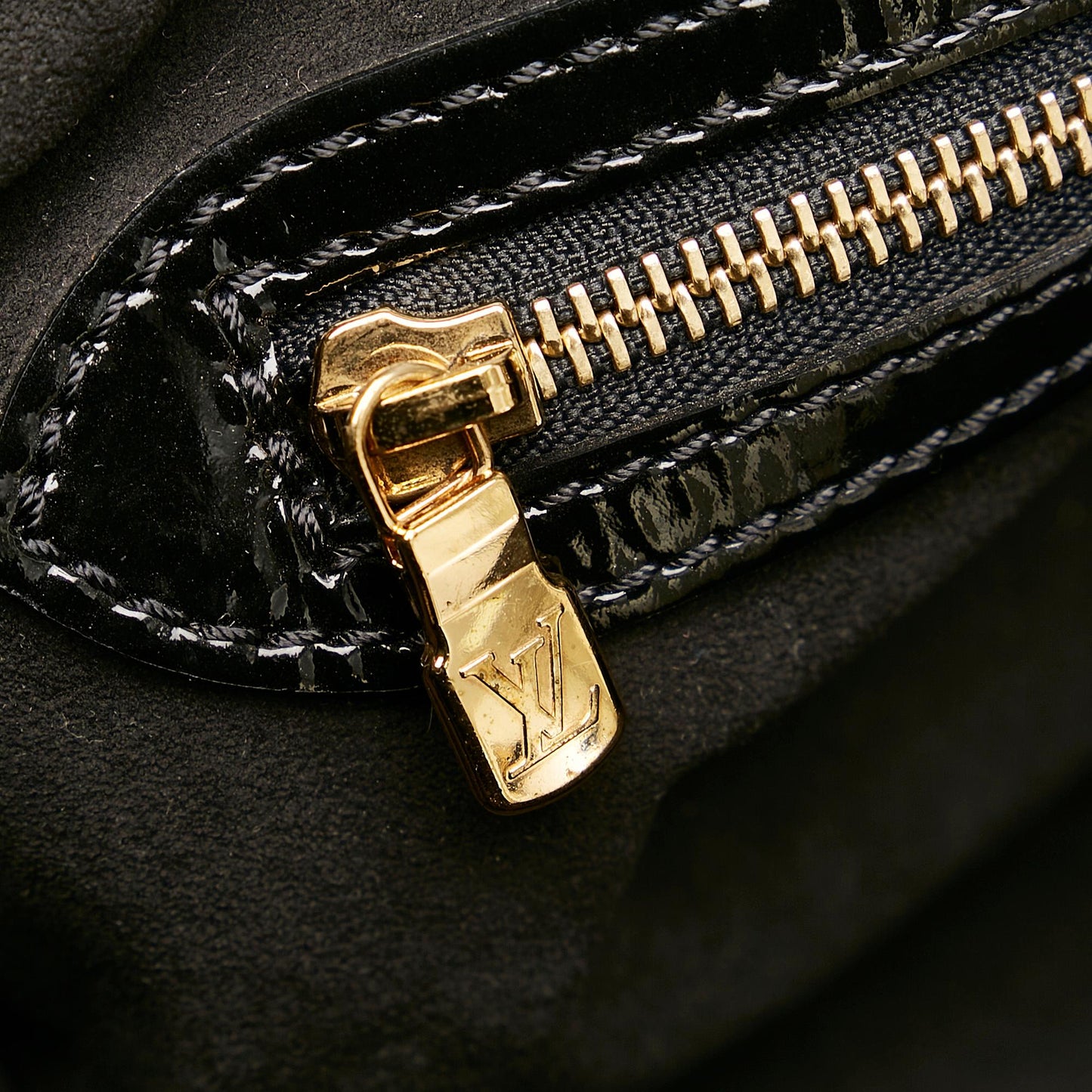 Louis Vuitton Mahina Surya XL Shoulder Bag (SHG-29327)