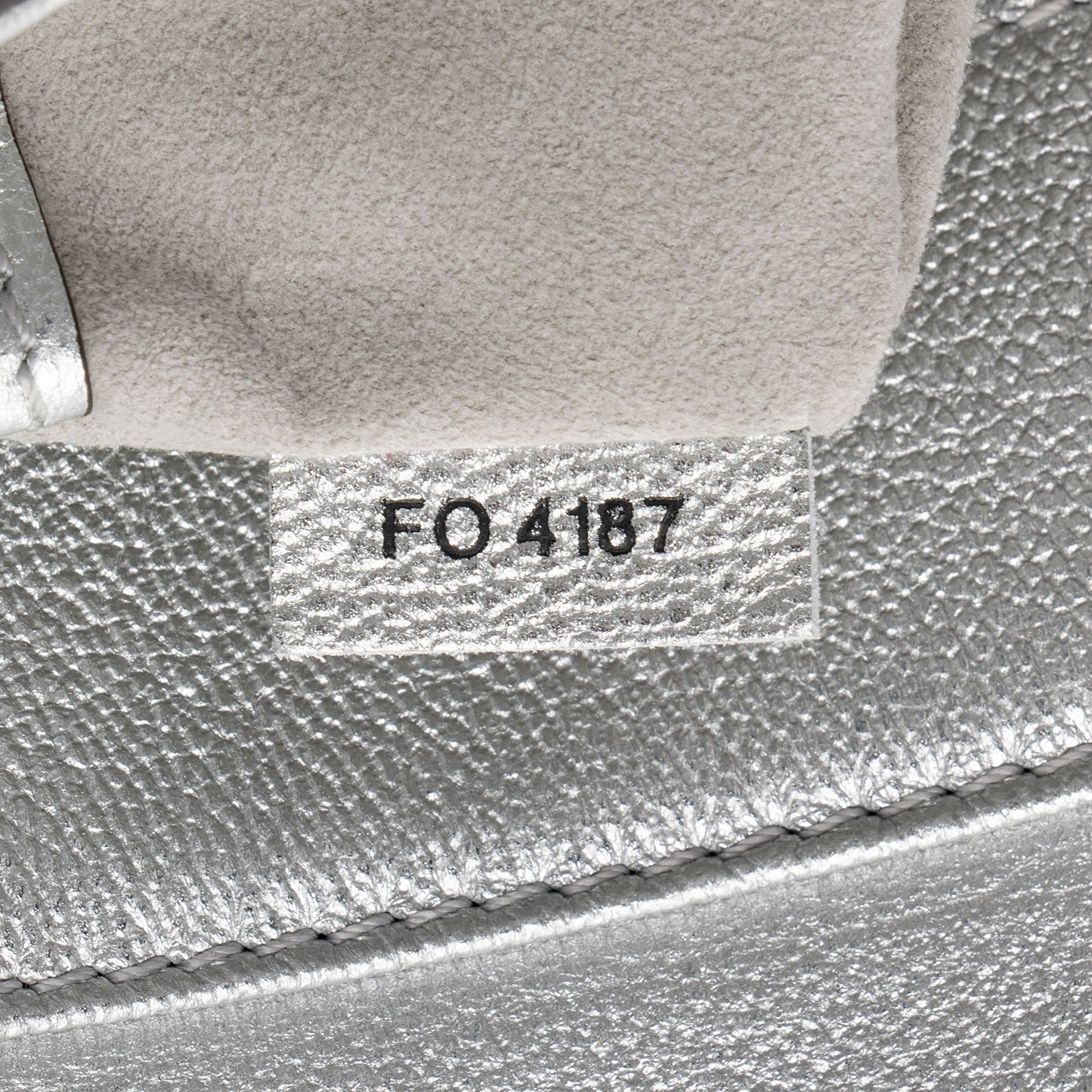 Louis Vuitton Metallic Leather Braided Very Chain Bag (SHF-s7snVl)