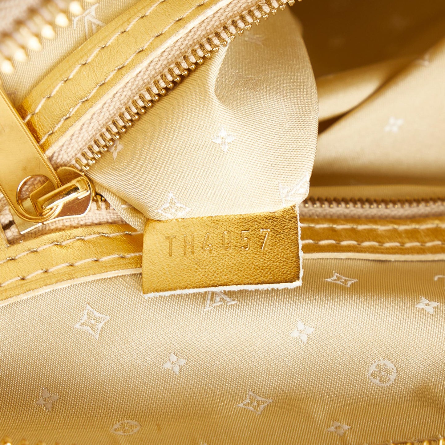 Louis Vuitton Metallic Suhali Lockit MM (SHG-hXmCVJ)