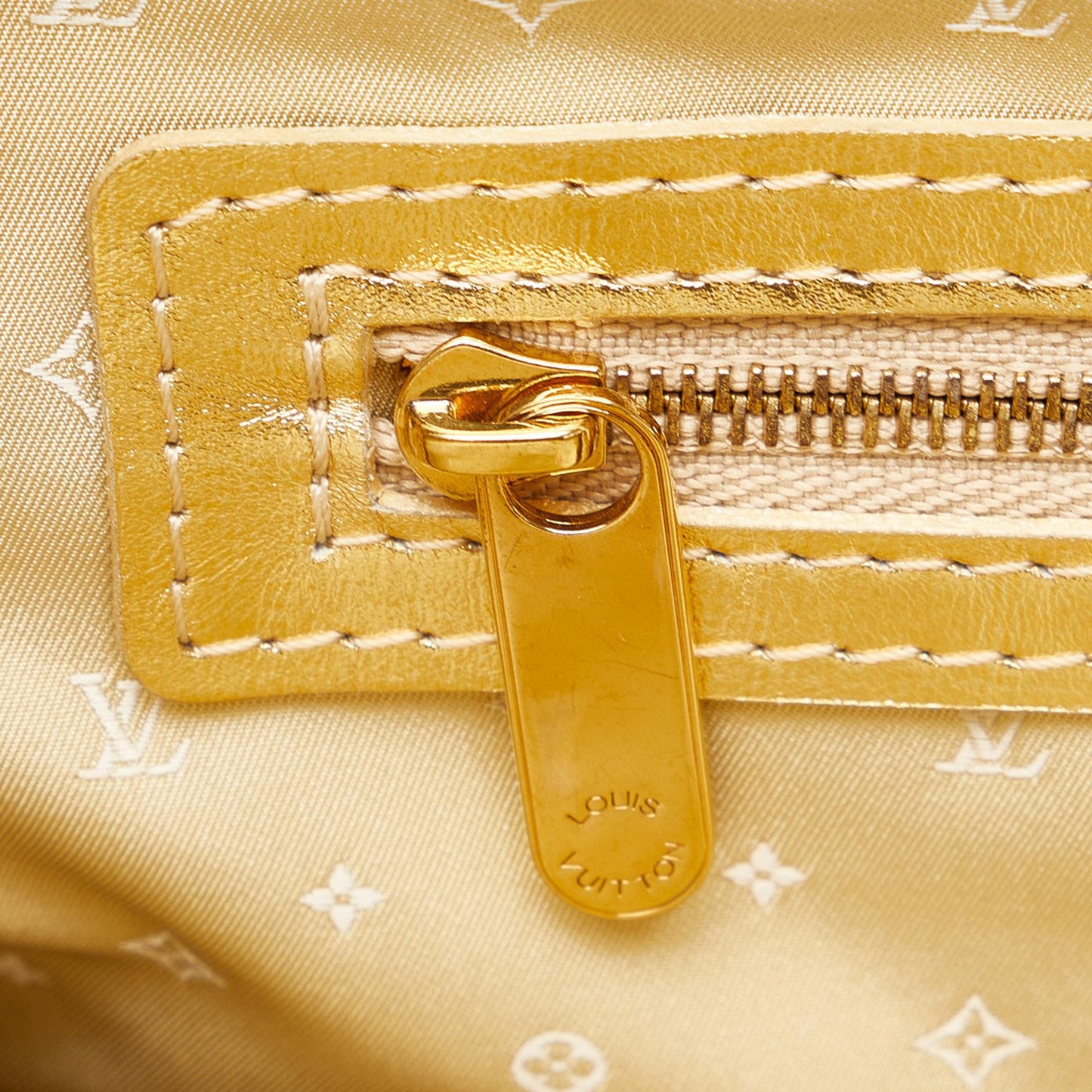 Louis Vuitton Metallic Suhali Lockit MM (SHG-hXmCVJ)