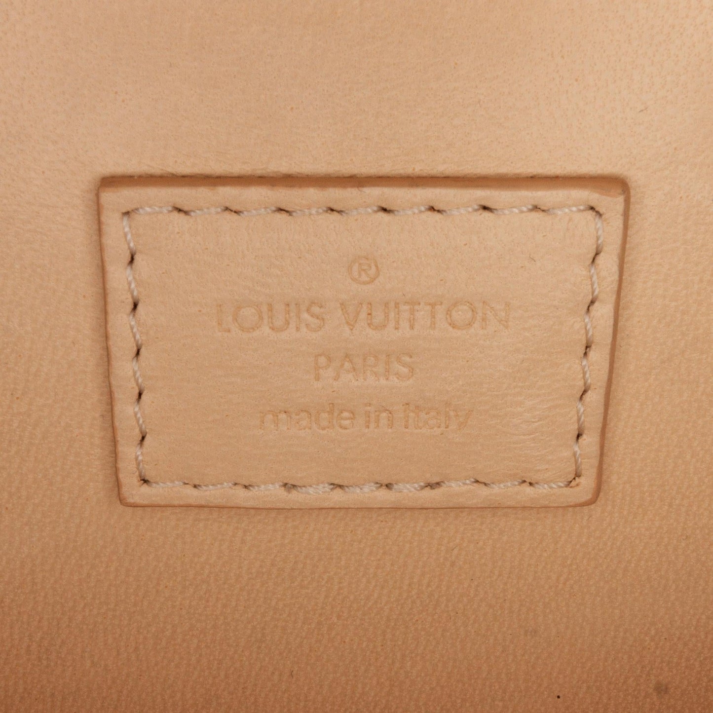 Louis Vuitton Minaudiere Shell Clutch (SHG-Tr5sJq)