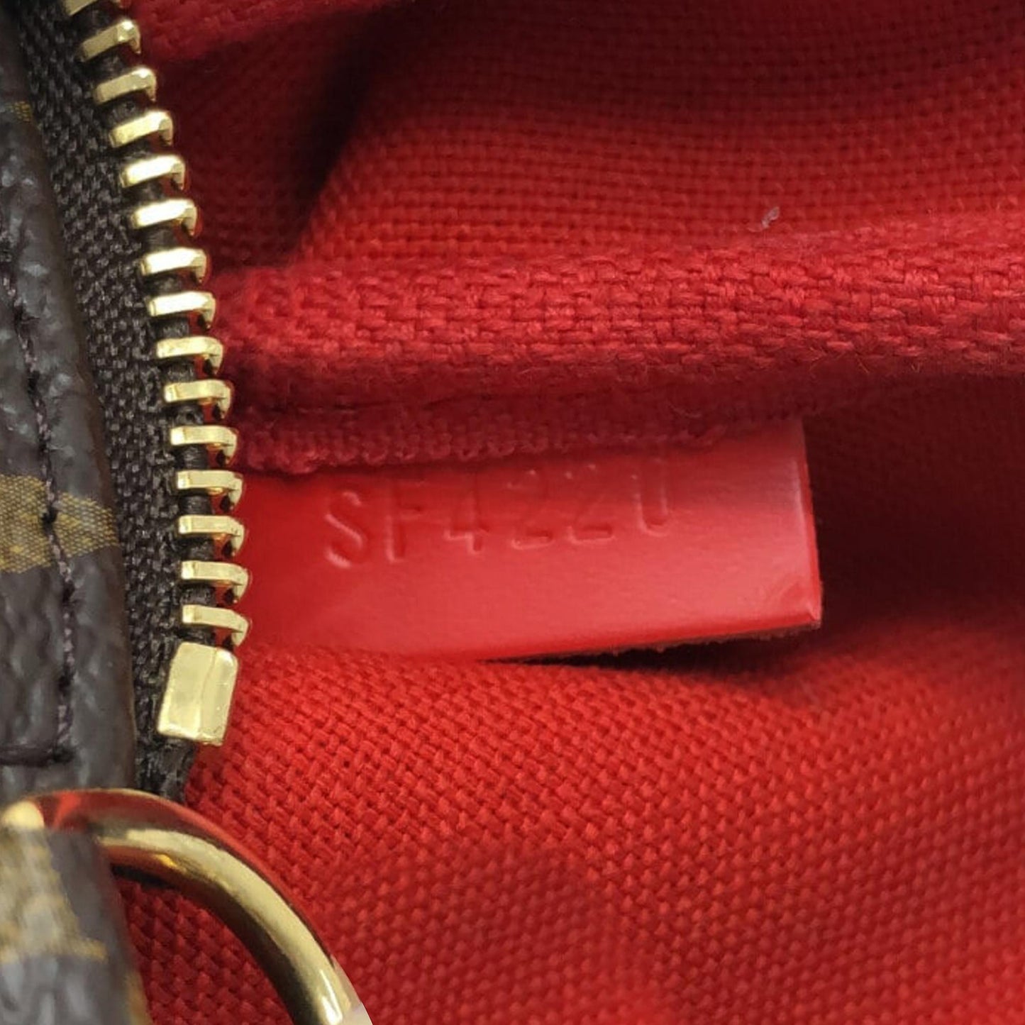 Louis Vuitton Mini Monogram Vivienne Christmas Pochette Accessoires (SHG-G6IN2q)