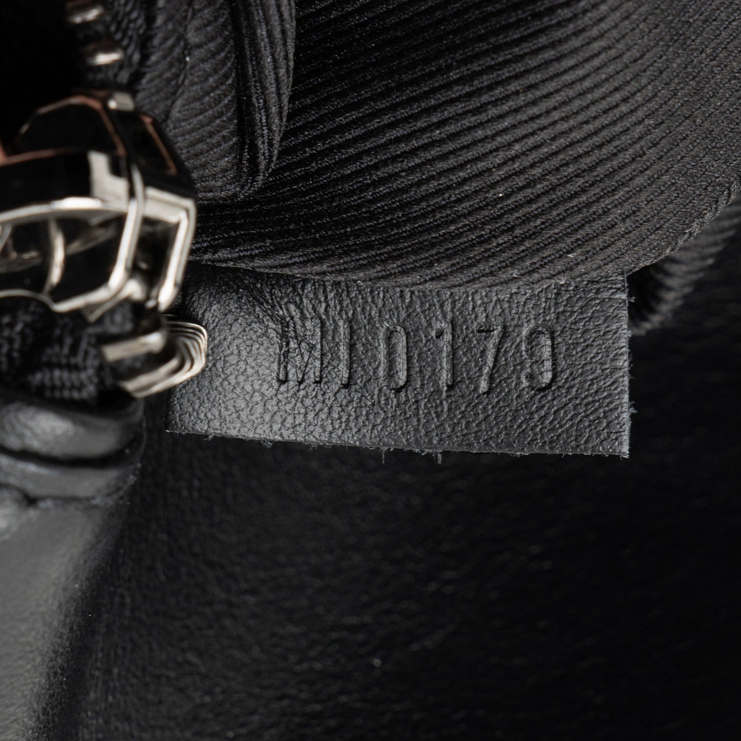 Louis Vuitton Monogram Eclipse Discovery MM Bumbag