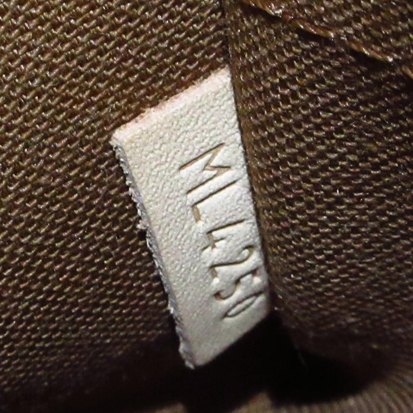 Louis Vuitton Monogram Alma BB (SHG-NyJSdj)