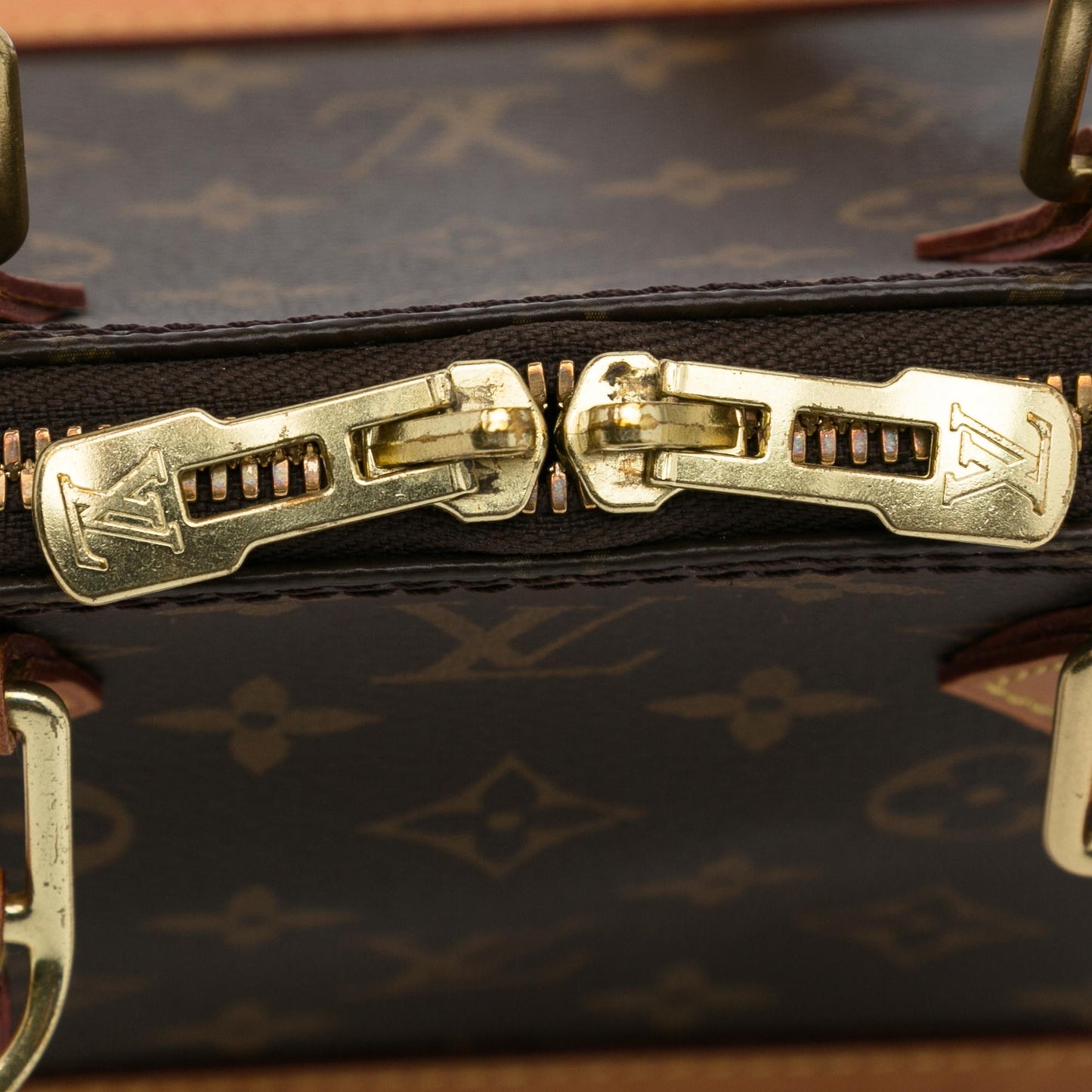 Louis Vuitton Monogram Alma BB (SHG-7EmKTJ)