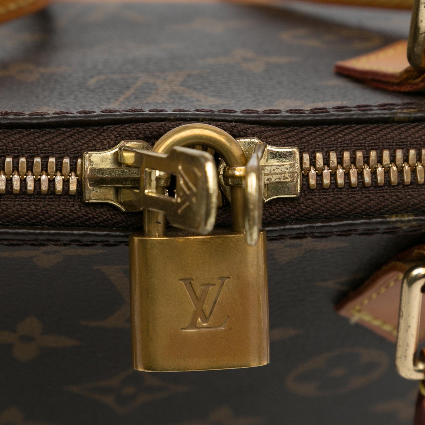 Louis Vuitton Monogram Alma BB (SHG-FzDGMr)