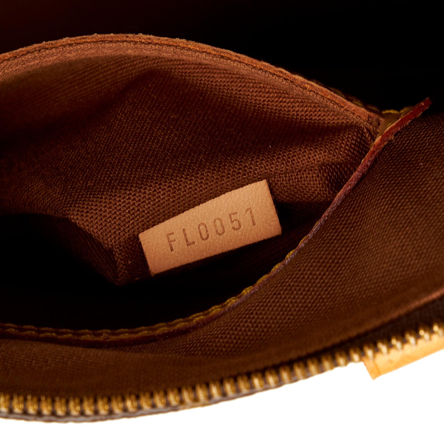 Louis Vuitton Monogram Alma MM (SHG-yBUNGc)