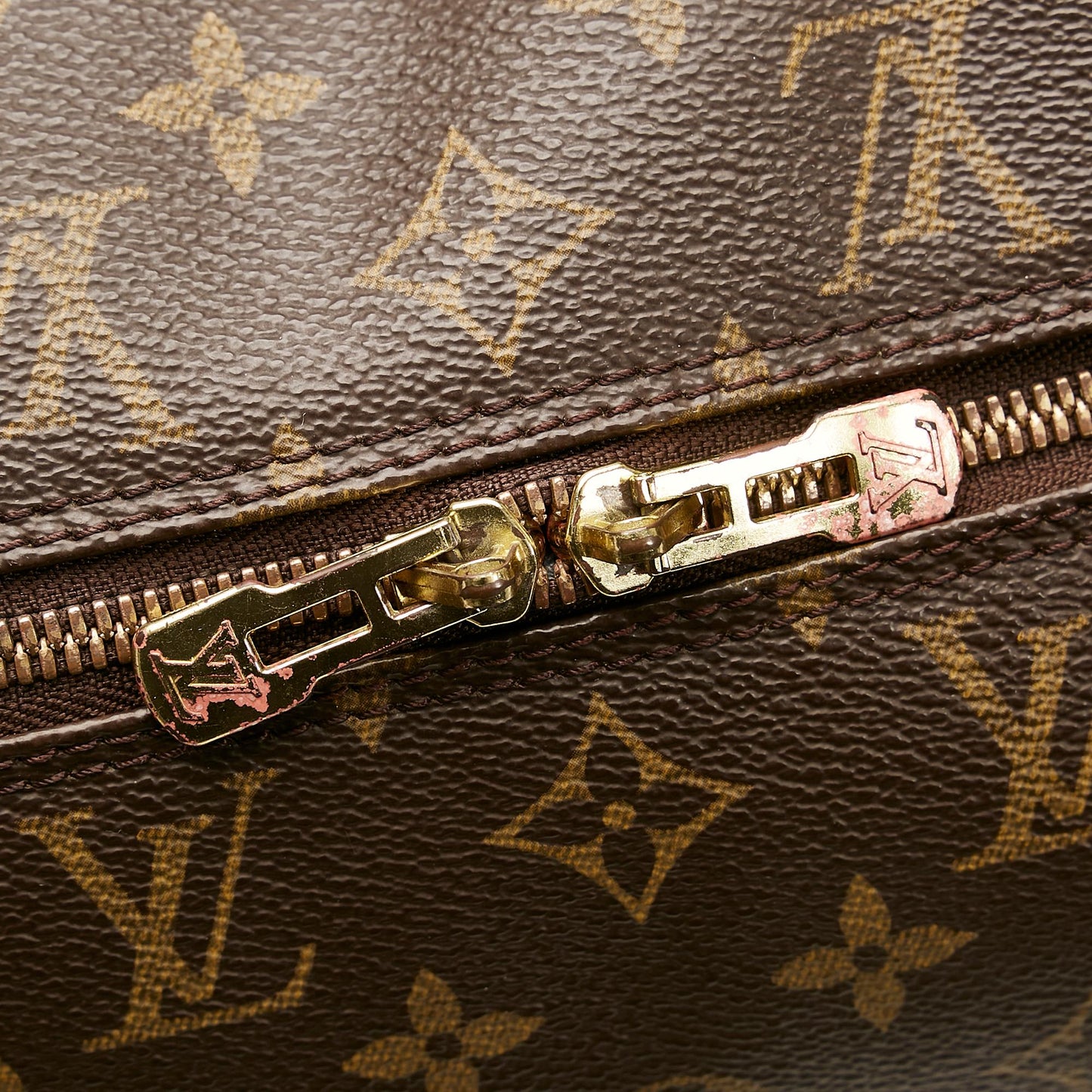 Louis Vuitton Monogram Amfar Three (SHG-fNc7Jy)