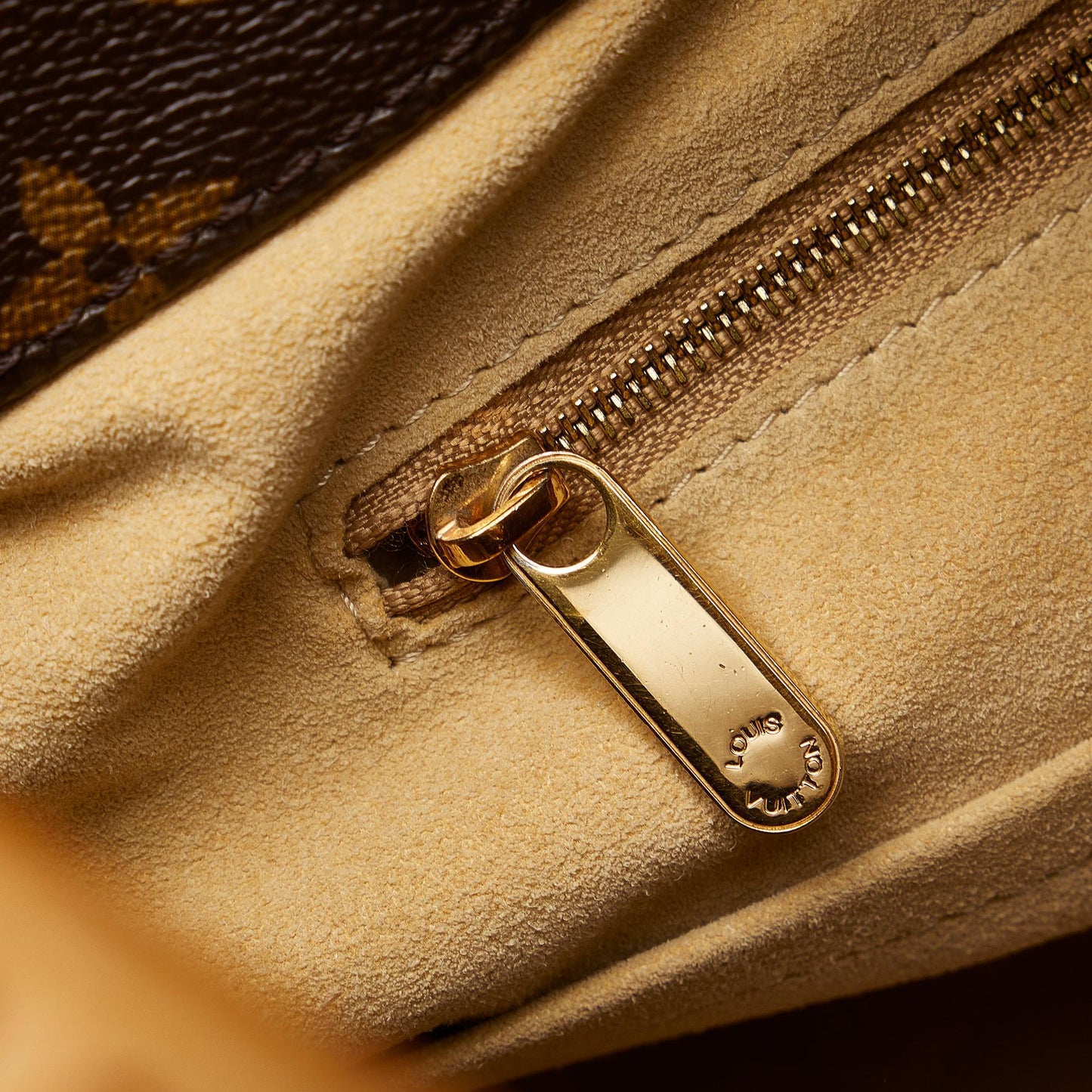 Louis Vuitton Monogram Artsy MM (SHG-t8l23o)