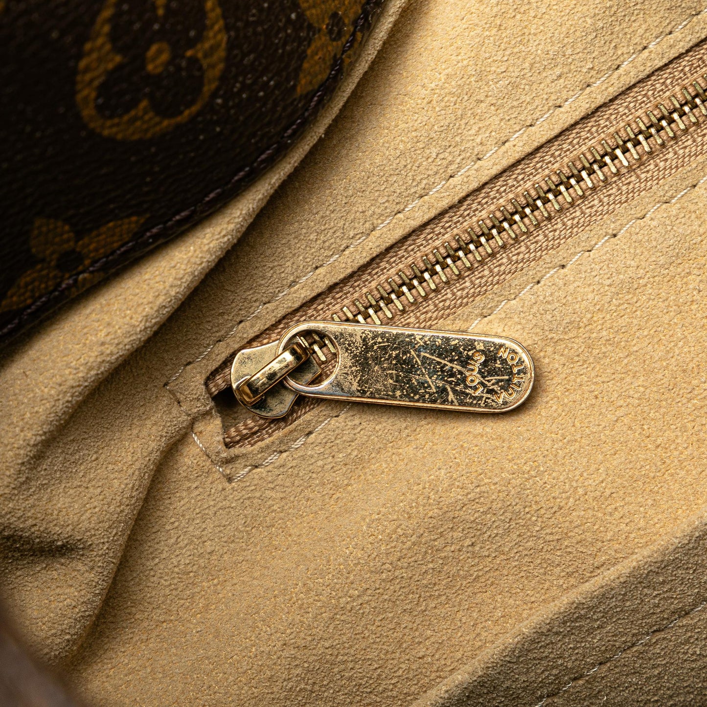 Louis Vuitton Monogram Artsy MM (SHG-dOPjf5)
