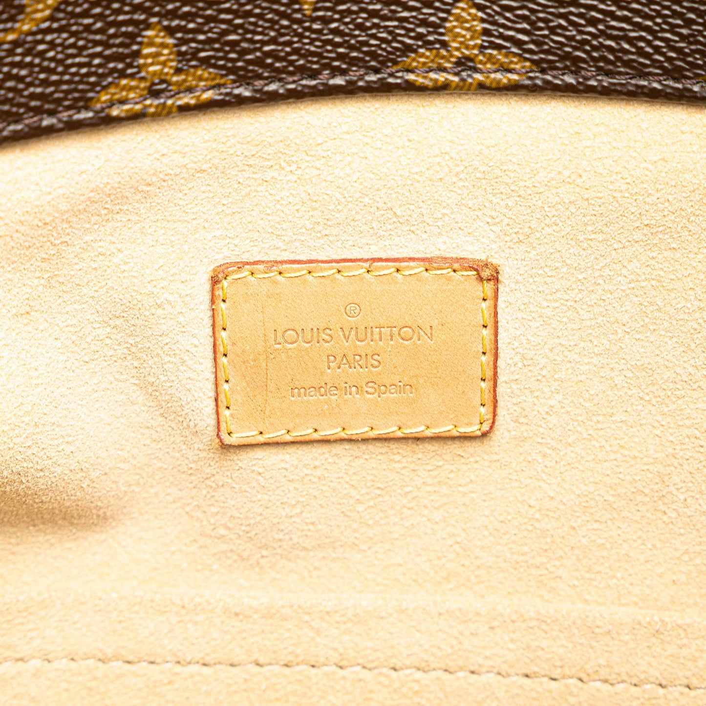 Louis Vuitton Monogram Artsy MM (SHG-R6DDy0)