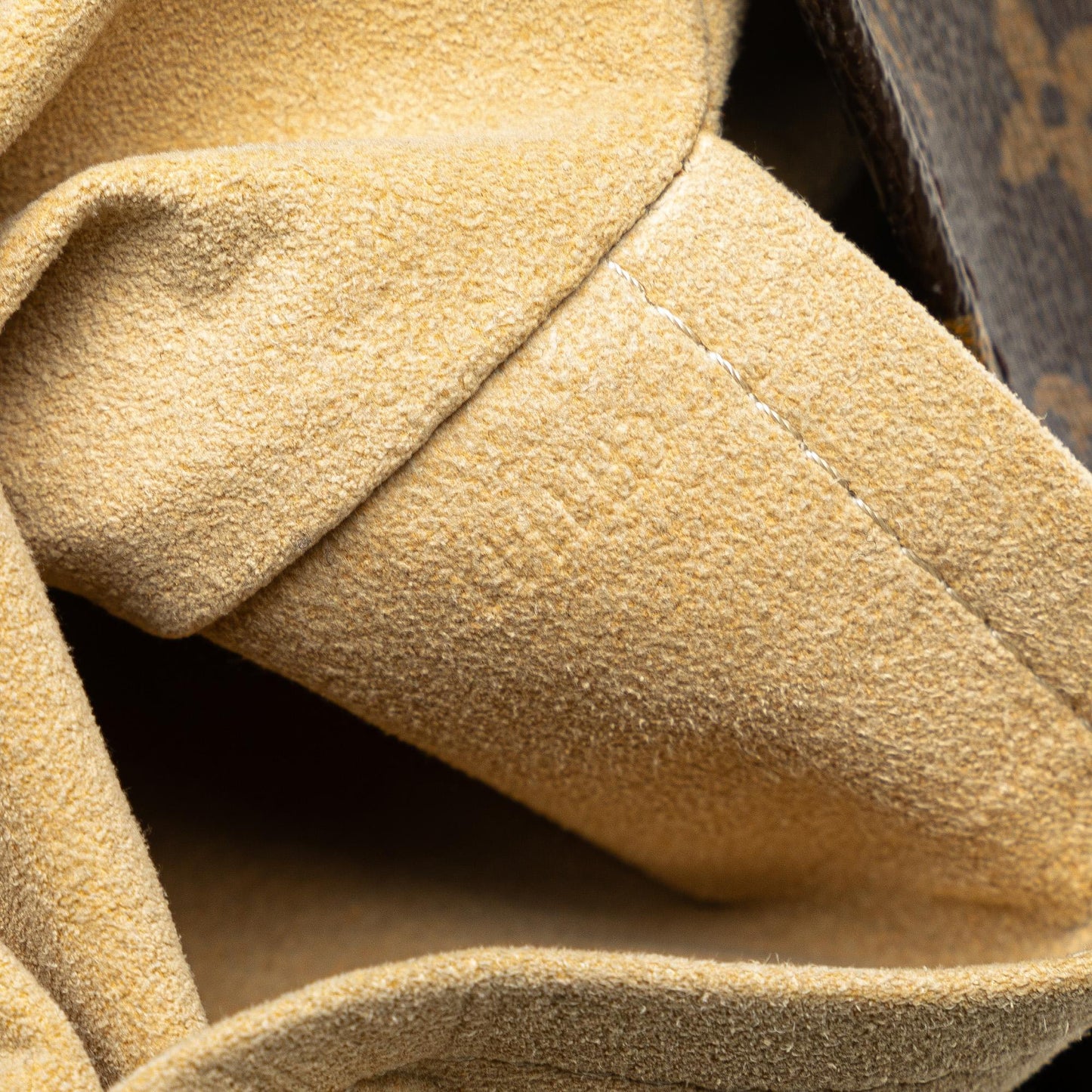 Louis Vuitton Monogram Artsy MM