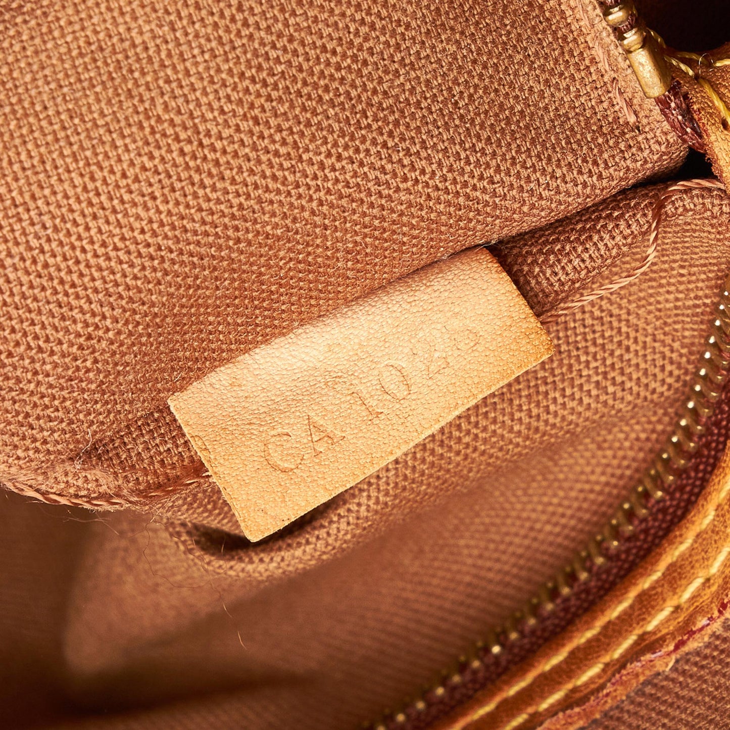 Louis Vuitton Monogram Batignolles Horizontal (SHG-ojUFz1)