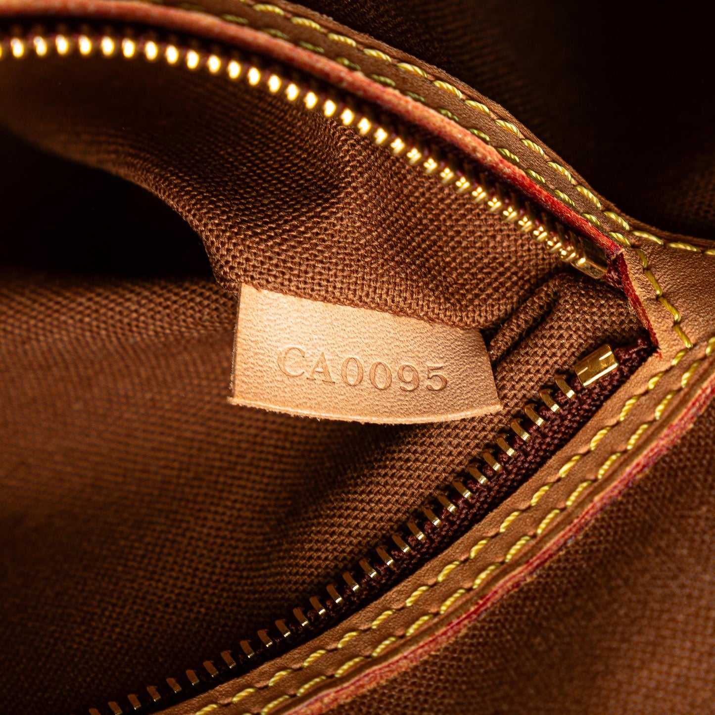 Louis Vuitton Monogram Batignolles Horizontal (SHG-rKCEcm)