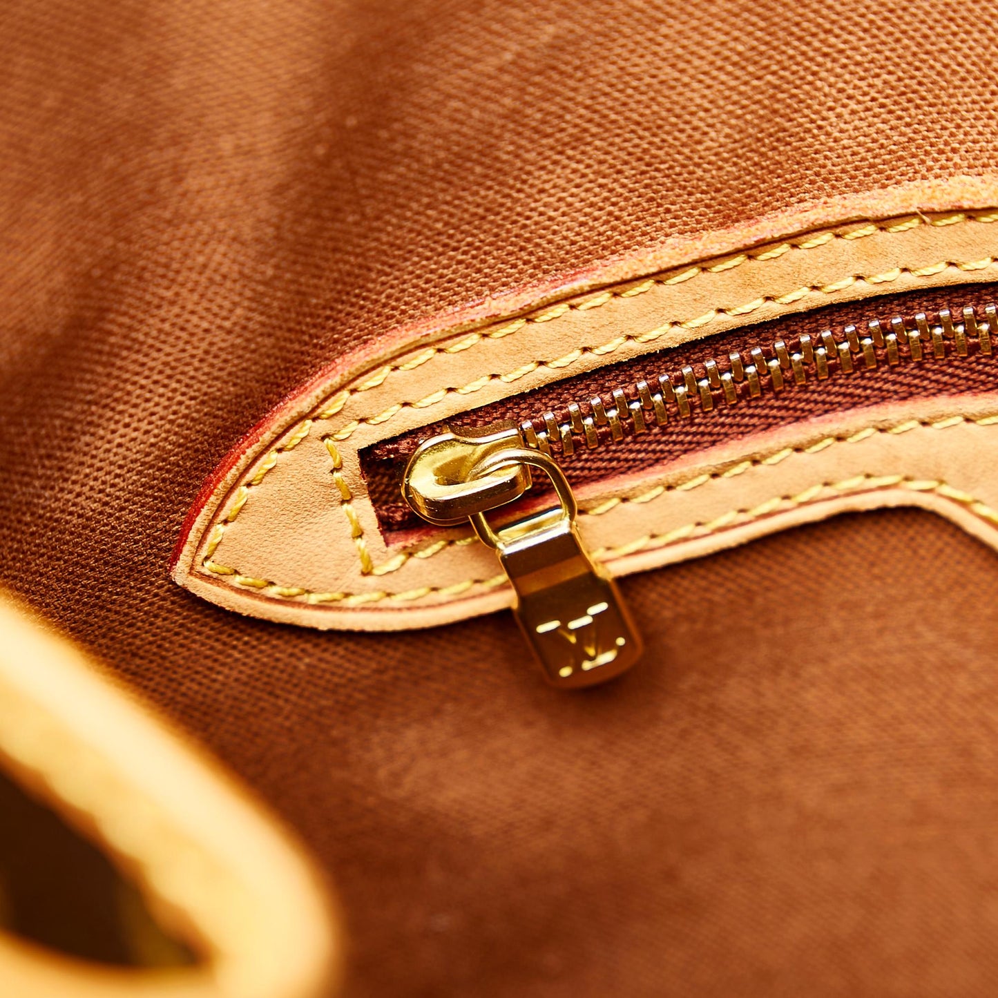 Louis Vuitton Monogram Batignolles Vertical (SHG-37038)