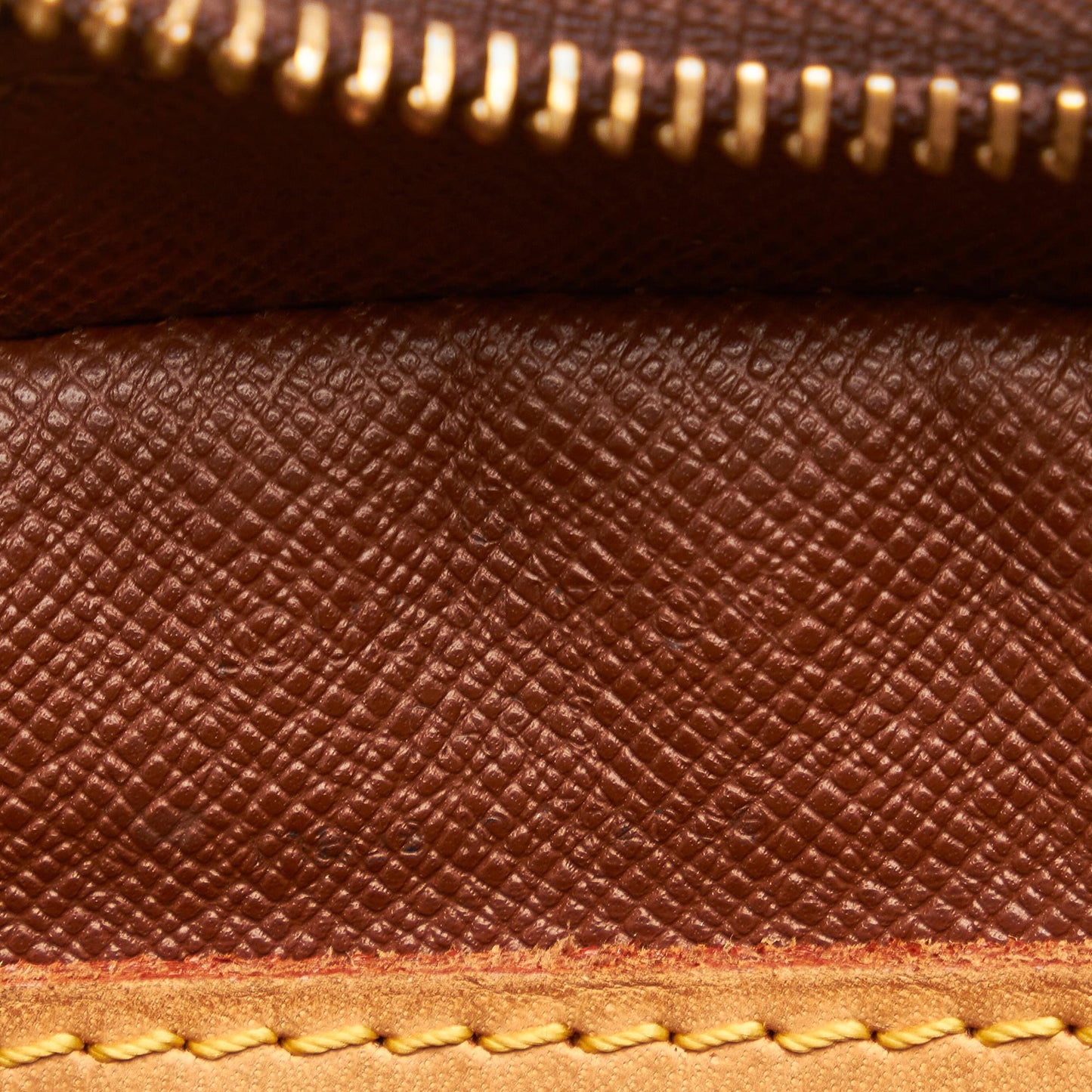 Louis Vuitton Monogram Blois (SHG-sfEI2V)