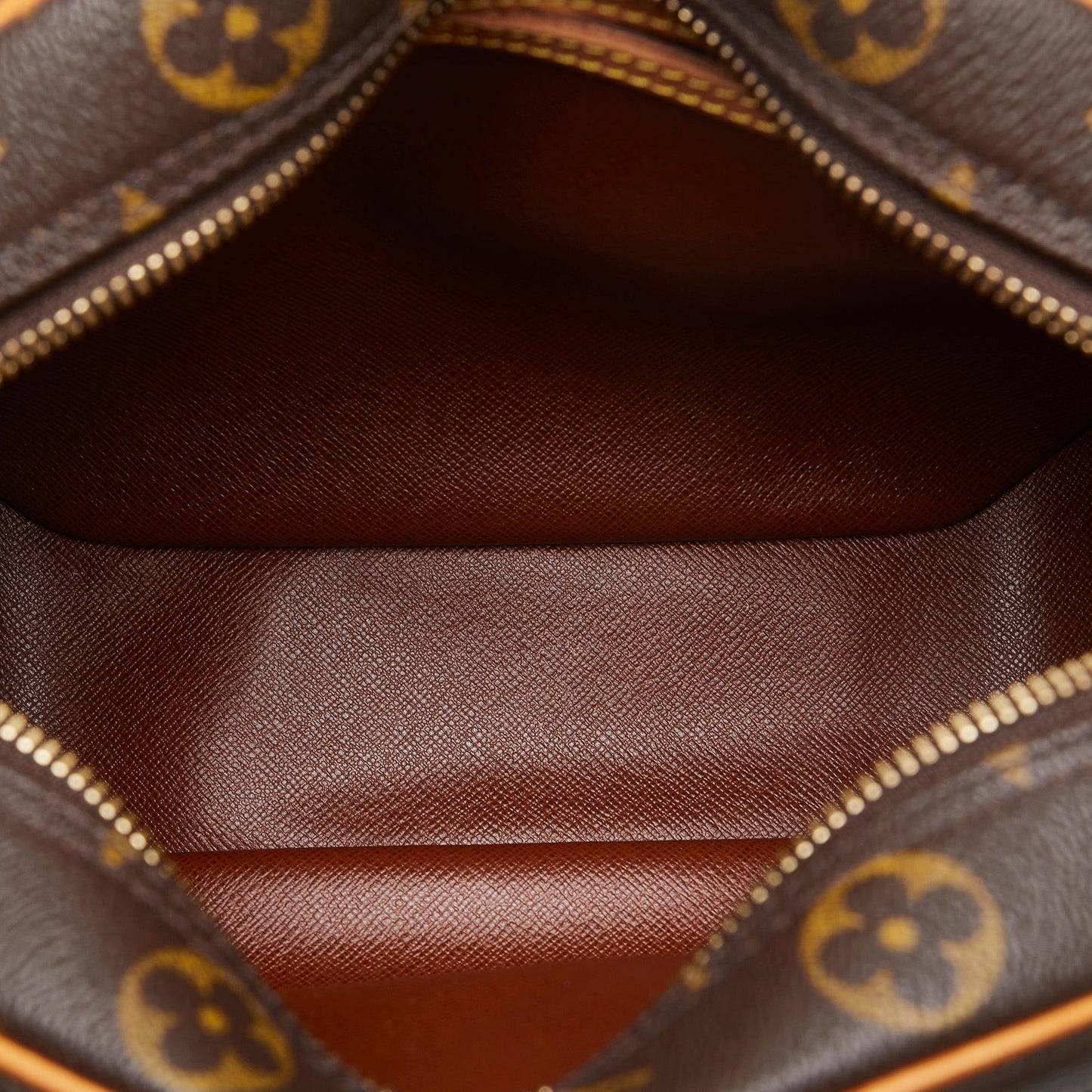 Louis Vuitton Monogram Blois (SHG-ErnLZQ)