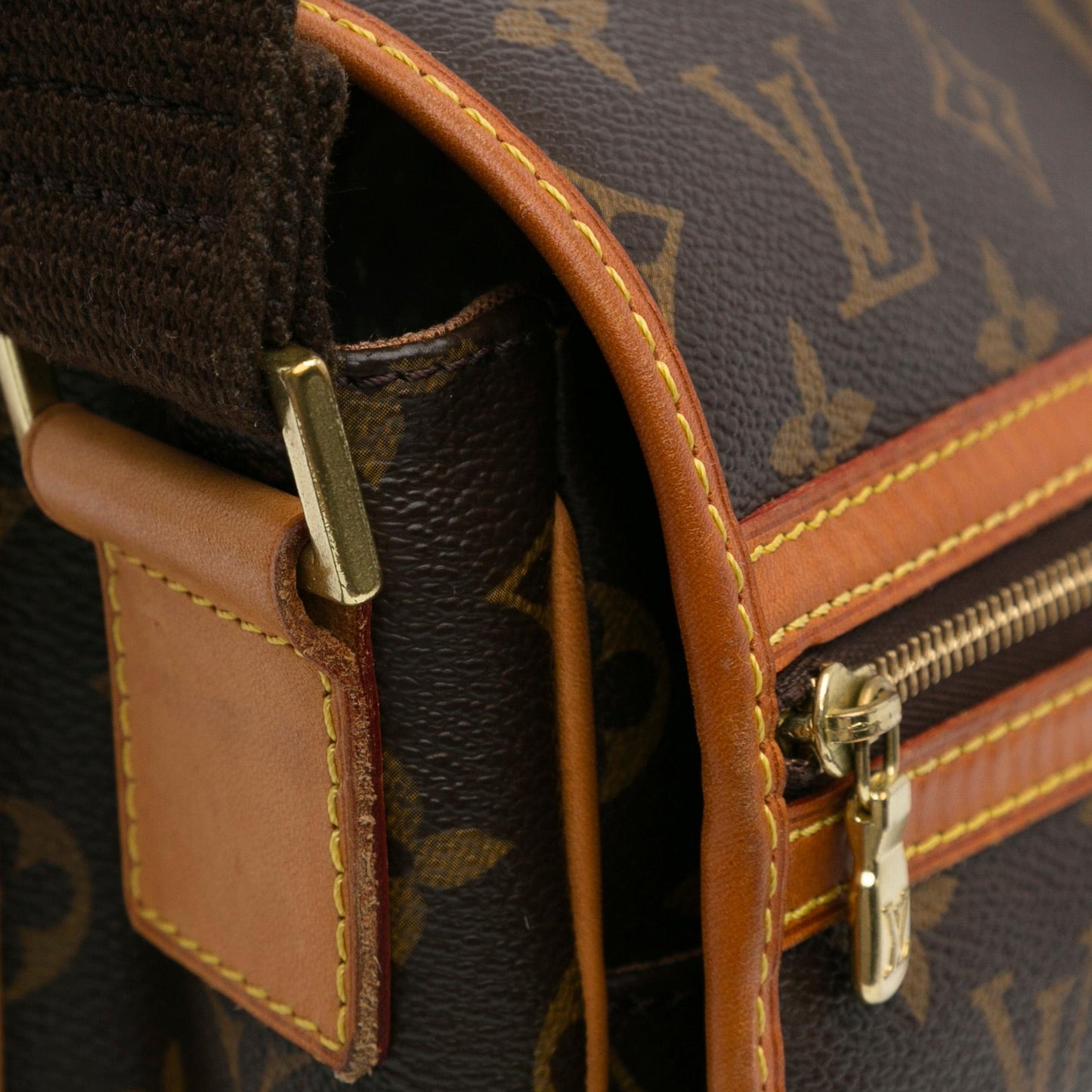 Louis Vuitton Monogram Bosphore PM (SHG-0Q0Kjj)