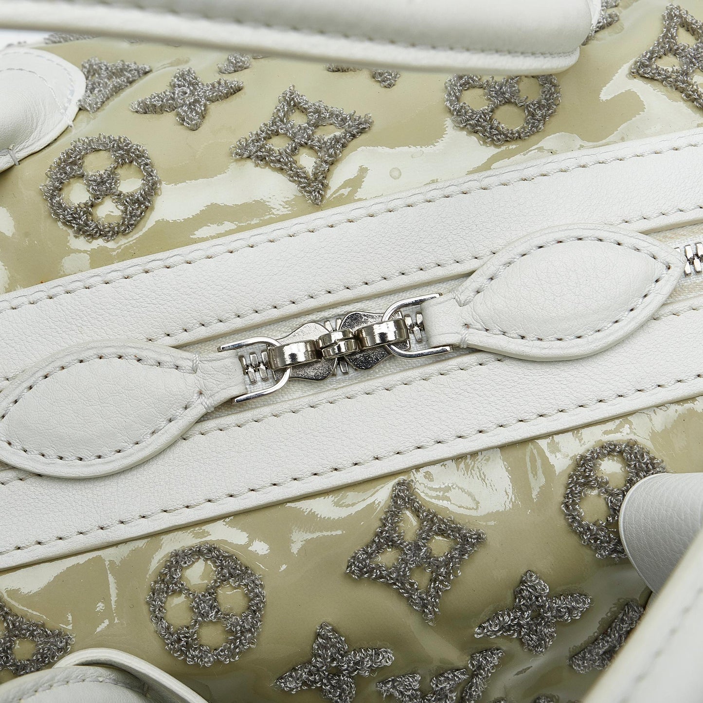 Louis Vuitton Monogram Bouclettes Speedy (SHG-voofdI)