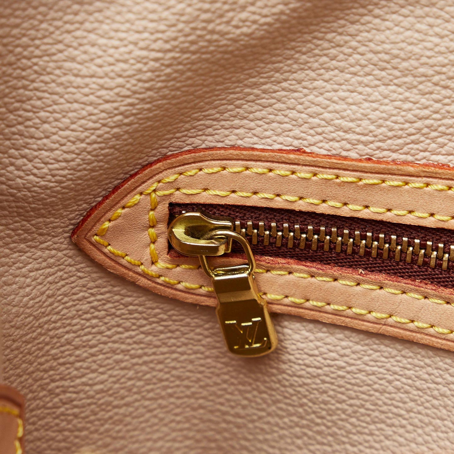 Louis Vuitton Monogram Bucket PM (SHG-rOwcnt)