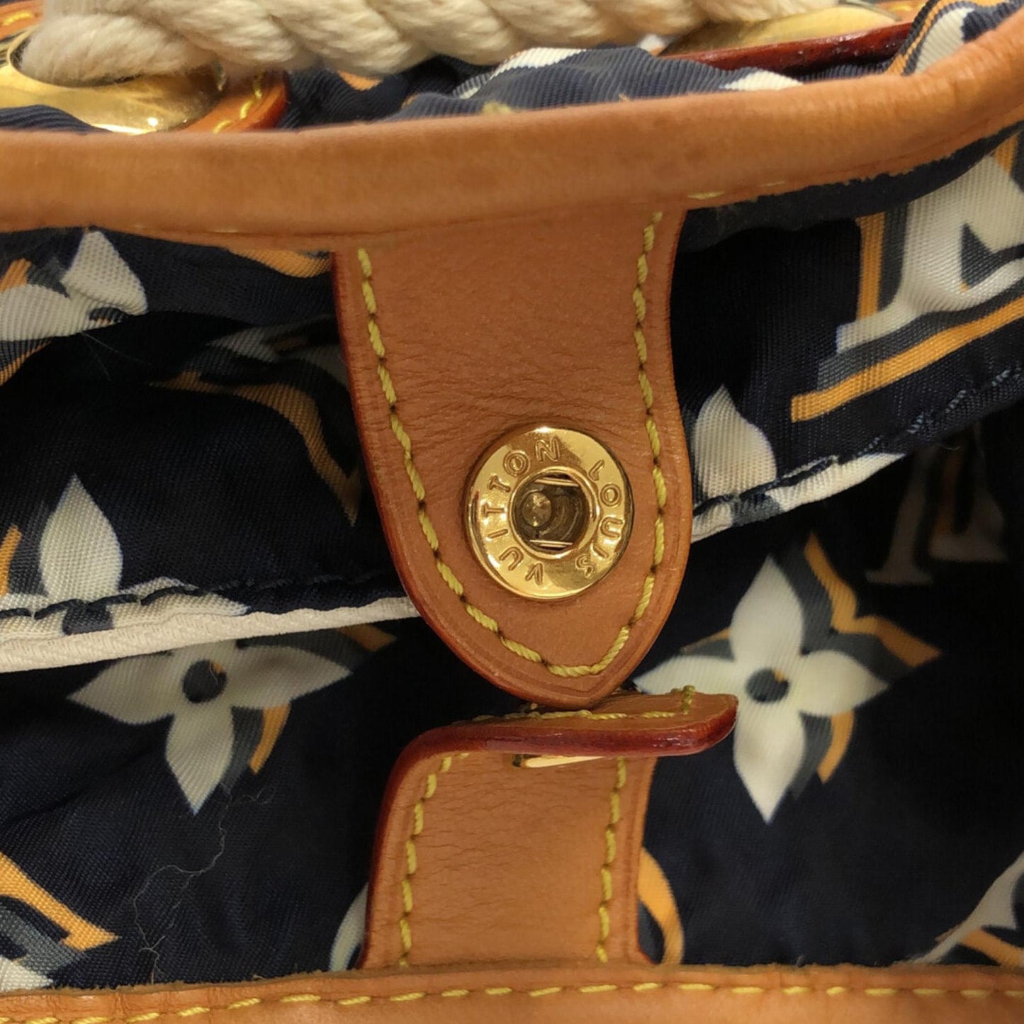 Louis Vuitton Monogram Bulles MM (SHG-kUUiB9)