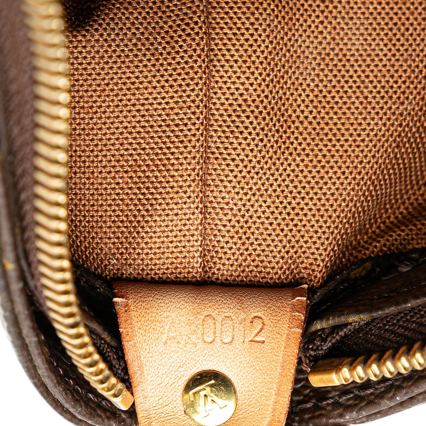 Louis Vuitton Monogram Cabas Mezzo (SHG-KNAewU)