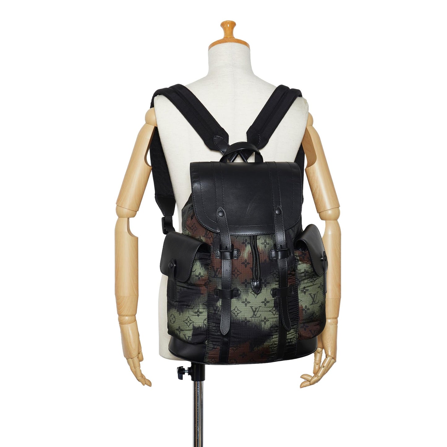 Louis Vuitton Monogram Camouflage Nylon Christopher PM (SHG-5yjPfM)