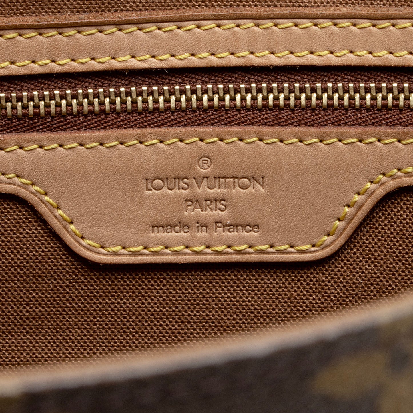 Louis Vuitton Monogram Canvas Abbesses Messenger Bag (SHF-yehWmg)