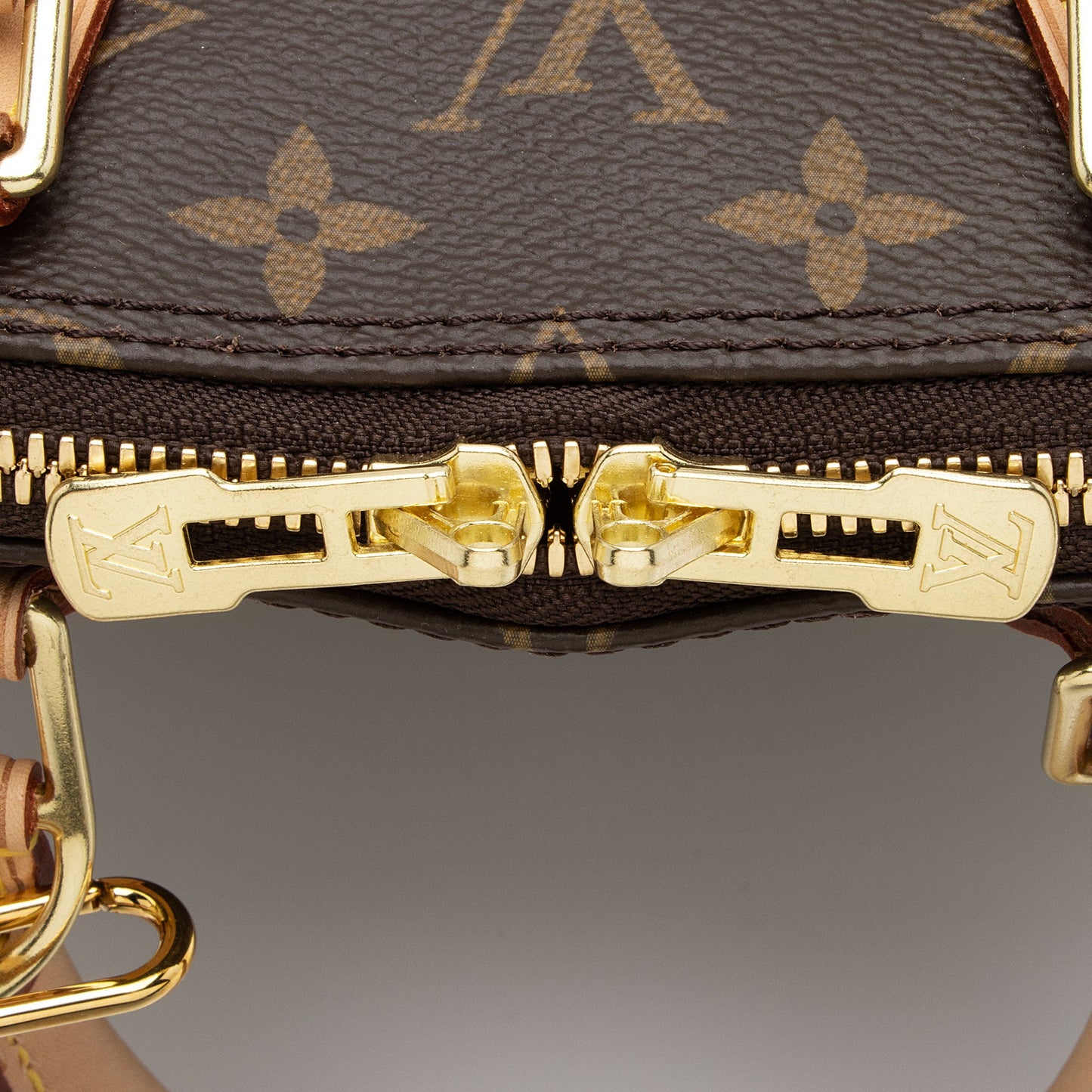 Louis Vuitton Monogram Canvas Alma BB Satchel (SHF-PFxEVd)