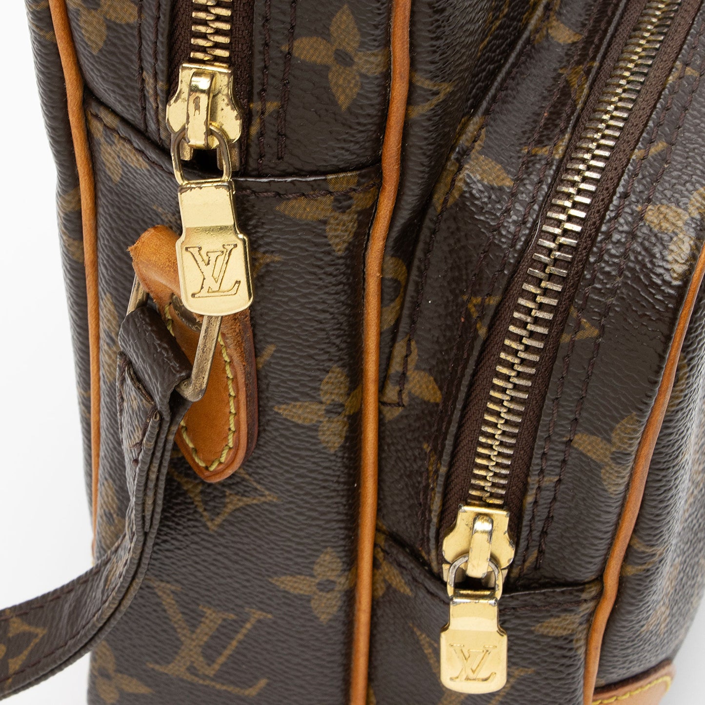 Louis Vuitton Monogram Canvas Amazone Shoulder Bag (SHF-ZIBSCo)