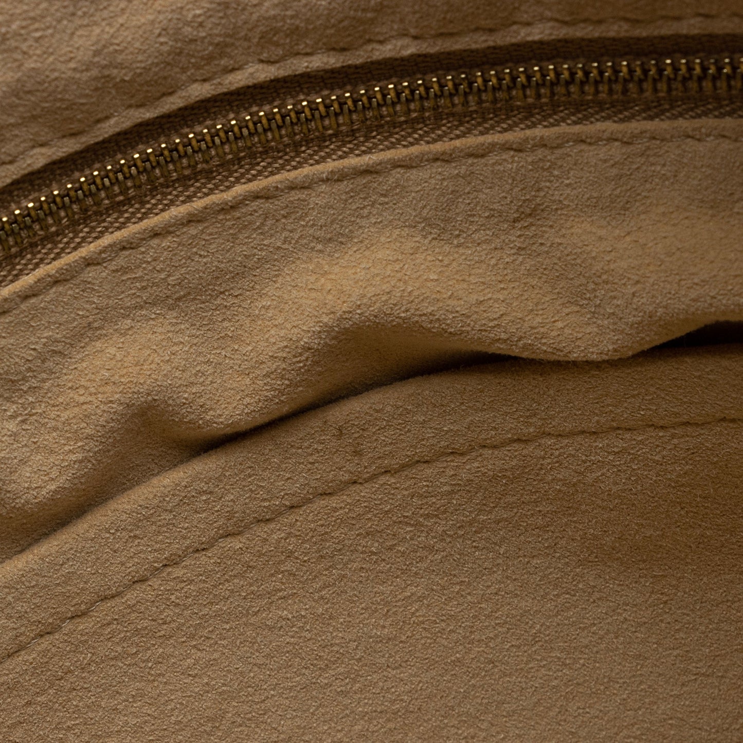 Louis Vuitton Monogram Canvas Artsy MM Shoulder Bag (SHF-q9Acva)