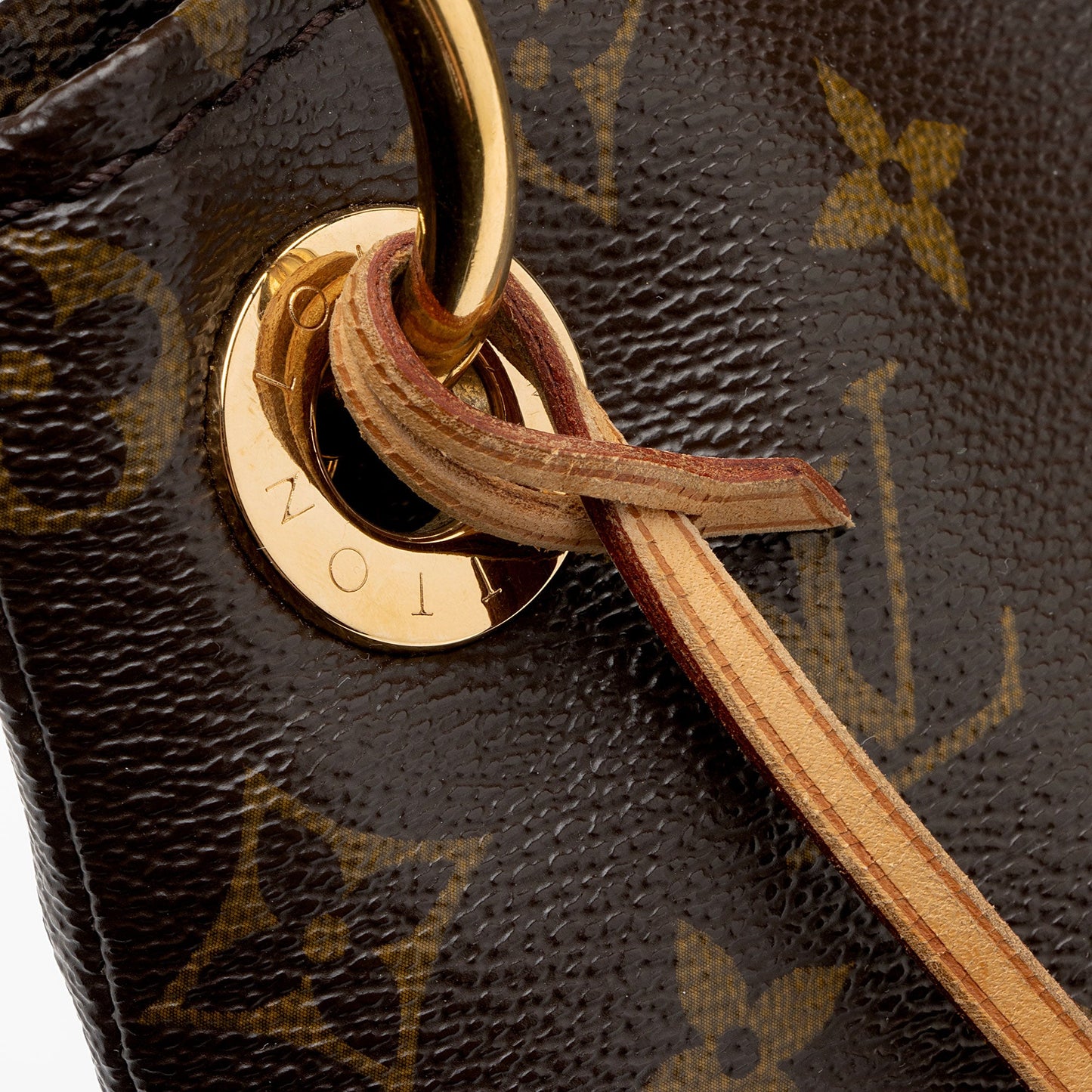Louis Vuitton Monogram Canvas Artsy MM Shoulder Bag (SHF-KCbJ3u)
